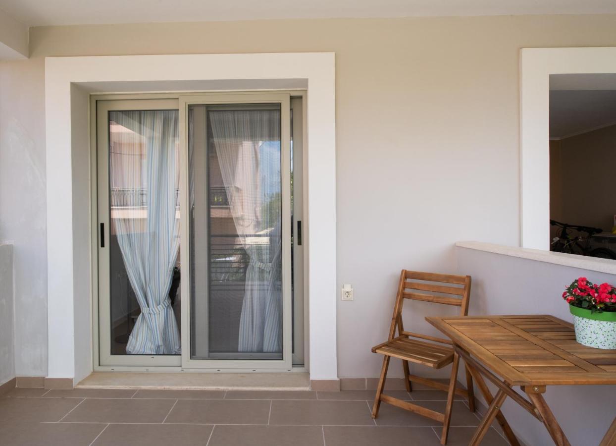 La Strada Apartment Lefkada City Екстер'єр фото